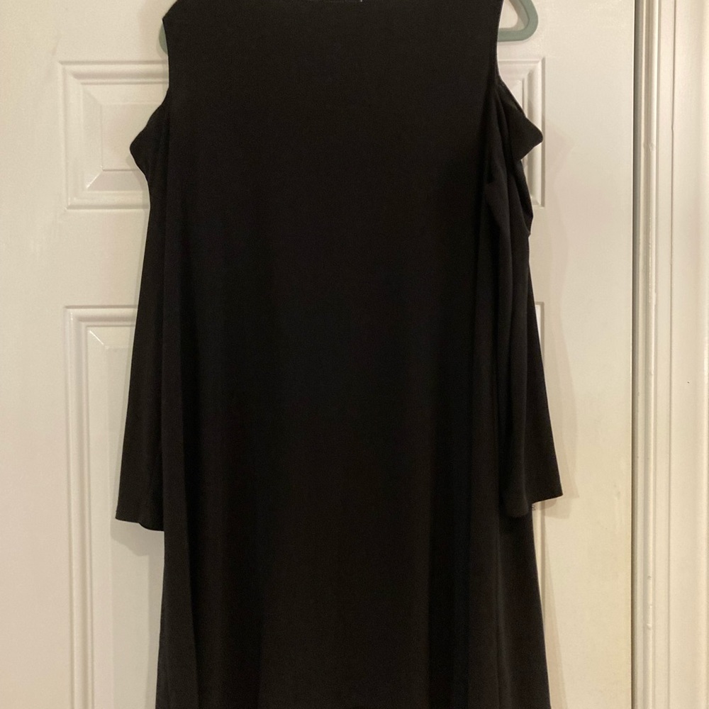 Woman’s cold shoulder dress,black, size XL. Wrinkle free and beautiful!